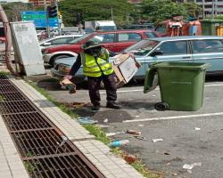 KERJA-KERJA PEMBERSIHAN JALAN JKR