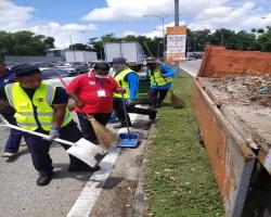 KERJA-KERJA PEMBERSIHAN JALAN JKR