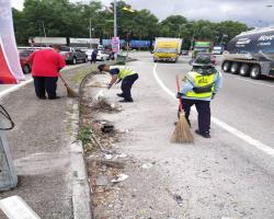 KERJA-KERJA PEMBERSIHAN JALAN JKR