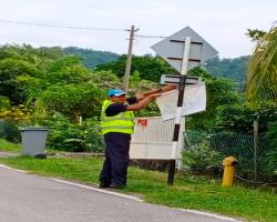 KERJA-KERJA MENURUNKAN POSTER, BUNTING, BANNER HARAM & TAMAT TEMPOH