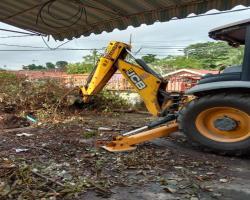 KERJA-KERJA PEMBERSIHAN DI LOKASI TAMAN BAN AIK