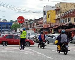 KERJA-KERJA MENURUNKAN POSTER, BUNTING, BANNER HARAM & TAMAT TEMPOH