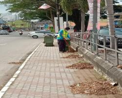 KERJA-KERJA PEMBERSIHAN JALAN JKR