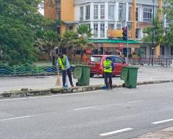 KERJA-KERJA PEMBERSIHAN JALAN JKR