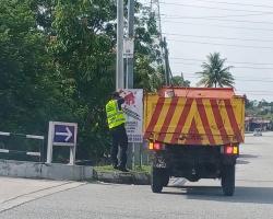 Sekitar kerja-kerja menurunkan poster, bunting, banner haram dan tempoh yang dijalankan oleh Jabatan Pembersihan & Kesihatan Persekitaran MBS di lokasi seperti berikut:  Kawasan : 1) Jalan Tok Dagang, Seremban 2) Taman Telawi, Seremban 3) Taman Ampangan, Seremban 4) Jalan Seremban - Kuala Pilah Jumlah yang diturunkan : 1) Banner = 8 2) Bunting = 3 3) Iklan haram= 50