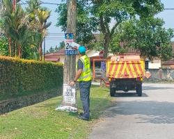 KERJA-KERJA MENURUNKAN POSTER, BUNTING, BANNER HARAM & TAMAT TEMPOH