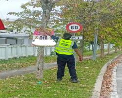 KERJA-KERJA MENURUNKAN POSTER, BUNTING, BANNER HARAM & TAMAT TEMPOH