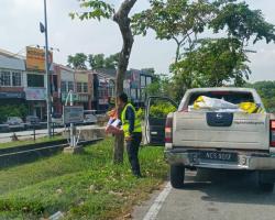 KERJA-KERJA MENURUNKAN POSTER, BUNTING, BANNER HARAM & TAMAT TEMPOH