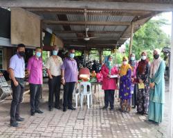 SUMBANGAN BANTUAN KEPADA PEGAWAI DAN KAKITANGAN MBS YANG TERLIBAT BANJIR 