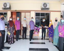 SUMBANGAN BANTUAN KEPADA PEGAWAI DAN KAKITANGAN MBS YANG TERLIBAT BANJIR 