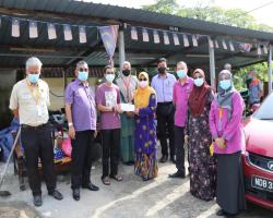 SUMBANGAN BANTUAN KEPADA PEGAWAI DAN KAKITANGAN MBS YANG TERLIBAT BANJIR 