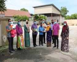 SUMBANGAN BANTUAN KEPADA PEGAWAI DAN KAKITANGAN MBS YANG TERLIBAT BANJIR 