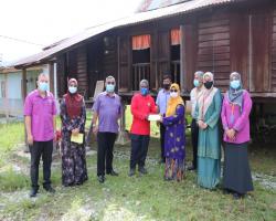 SUMBANGAN BANTUAN KEPADA PEGAWAI DAN KAKITANGAN MBS YANG TERLIBAT BANJIR 