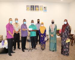 SUMBANGAN BANTUAN KEPADA PEGAWAI DAN KAKITANGAN MBS YANG TERLIBAT BANJIR 