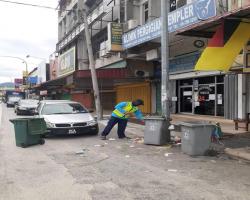 KERJA-KERJA PEMBERSIHAN JALAN JKR