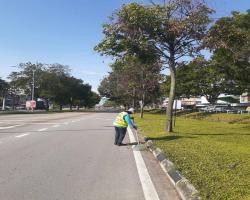 KERJA-KERJA PEMBERSIHAN JALAN JKR