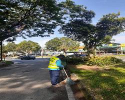 KERJA-KERJA PEMBERSIHAN JALAN JKR