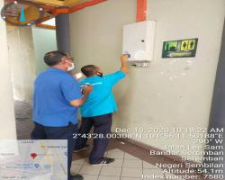 KERJA-KERJA MEMADAM IKLAN HARAM DAN CONTENGAN DI DINDING INFRASTRUKTUR AWAM