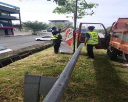 KERJA-KERJA MENURUNKAN POSTER, BUNTING, BANNER HARAM & TAMAT TEMPOH 