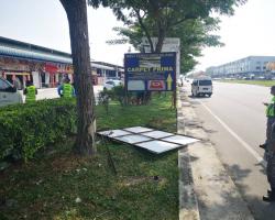 OPERASI PENURUNAN PAPAN IKLAN TIDAK BERLESEN