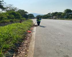 KERJA-KERJA PEMBERSIHAN JALAN JKR