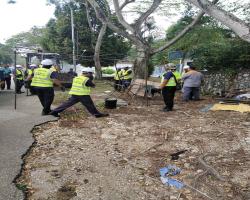 OPERASI MEROBOHKAN BINAAN & GERAI TINGGAL 