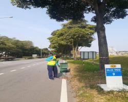 KERJA-KERJA PEMBERSIHAN JALAN JKR