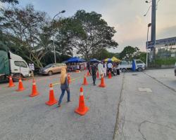 PASAR MALAM TAMAN SEMARAK