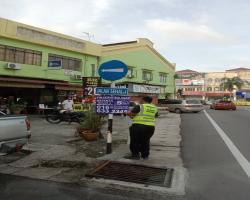 KERJA-KERJA MENURUNKAN POSTER, BUNTING, BANNER HARAM & TAMAT TEMPOH