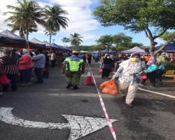 PASAR TANI STADIUM PAROI