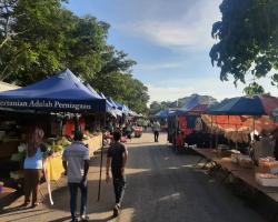 PASAR MALAM TAMAN SEMARAK