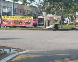 KERJA-KERJA MENURUNKAN POSTER, BUNTING, BANNER HARAM & TAMAT TEMPOH