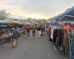 PASAR MALAM CEMPAKAPURI