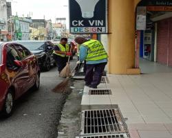 KERJA-KERJA PEMBERSIHAN JALAN JKR