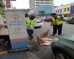 KERJA-KERJA PEMBERSIHAN JALAN JKR