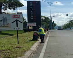 KERJA-KERJA PEMBERSIHAN JALAN JKR