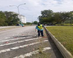 KERJA-KERJA PEMBERSIHAN JALAN JKR