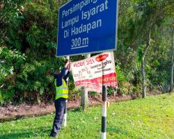 KERJA-KERJA MENURUNKAN POSTER, BUNTING, BANNER HARAM & TAMAT TEMPOH