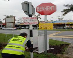 KERJA-KERJA MENURUNKAN POSTER, BUNTING, BANNER HARAM & TAMAT TEMPOH