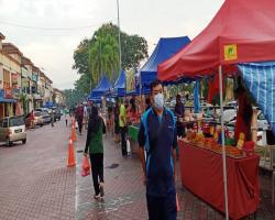 3.	TEMPAT LETAK KERETA HADAPAN KEDAI TAMAN MATAHARI HEIGHTS
