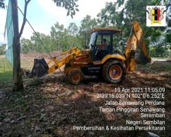 PADANG TAMAN PINGGIRAN SENAWANG, SEREMBAN