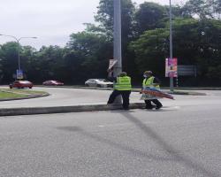 KERJA-KERJA MENURUNKAN POSTER, BUNTING, BANNER HARAM & TAMAT TEMPOH