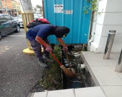KERJA-KERJA PEMBERSIHAN JALAN JKR