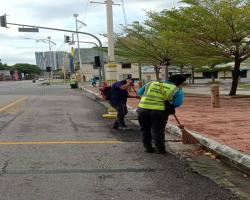 KERJA-KERJA PEMBERSIHAN JALAN JKR