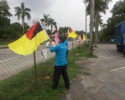 KERJA-KERJA PEMASANGAN BENDERA