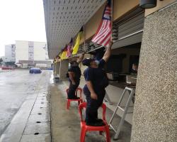 KERJA-KERJA PEMASANGAN BENDERA