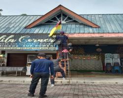 KERJA-KERJA PEMASANGAN BENDERA