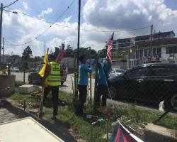 KERJA-KERJA PEMASANGAN BENDERA