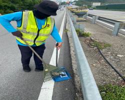 PEMBERSIHAN JALAN JKR