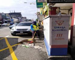 KERJA-KERJA PEMBERSIHAN JALAN JKR 